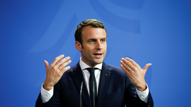 Borloo, NKM et d'autres élus de droite et du centre appellent à saisir «la main tendue» de Macron
