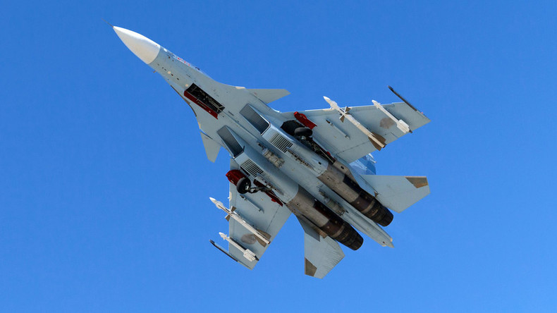 Deux avions de chasse chinois interceptent un renifleur américain en mer de Chine orientale