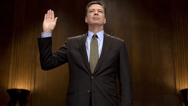 L'ex-chef du FBI limogé par Donald Trump accepte de témoigner publiquement au Sénat