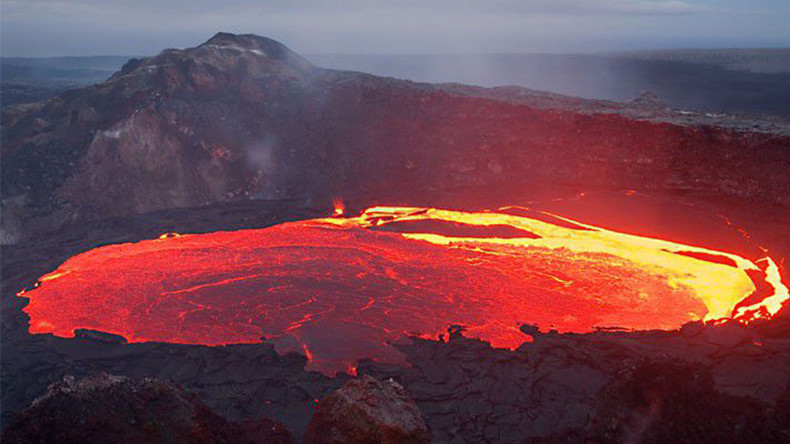 Les impressionnantes images d un volcan  entrant en 