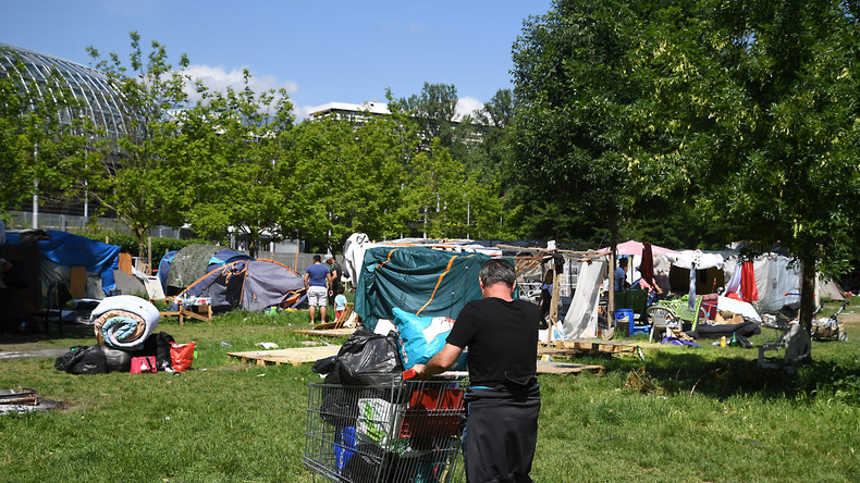 Evacuation d'un campement illicite de 150 migrants à Grenoble