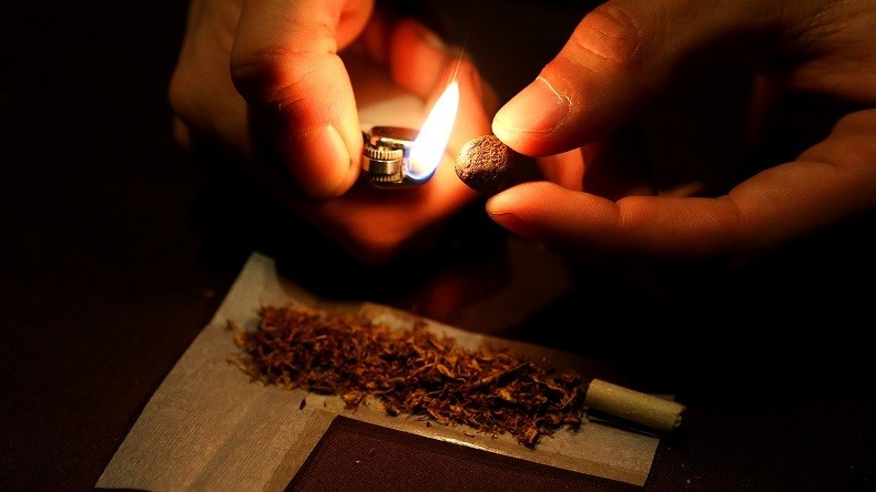 Bientôt des contraventions immédiates contre les consommateurs de cannabis