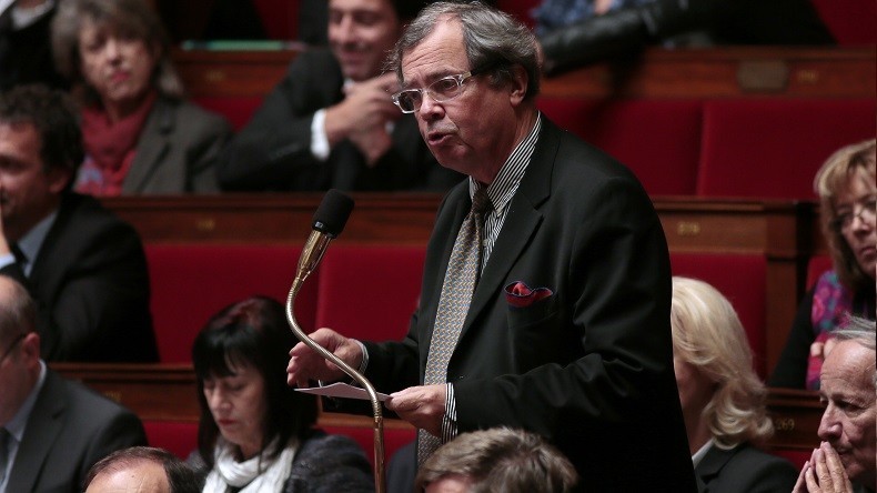 Vacances, golf et courses chez Darty : un député REM aurait abusé de son indemnité parlementaire