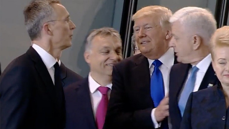 Quand Donald Trump «dégage» le Premier ministre du Monténégro pendant un sommet de l'OTAN (VIDEO)
