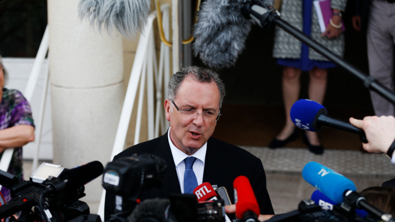 Affaire Ferrand : des politiques réclament une enquête, le gouvernement dénonce un «hallali»