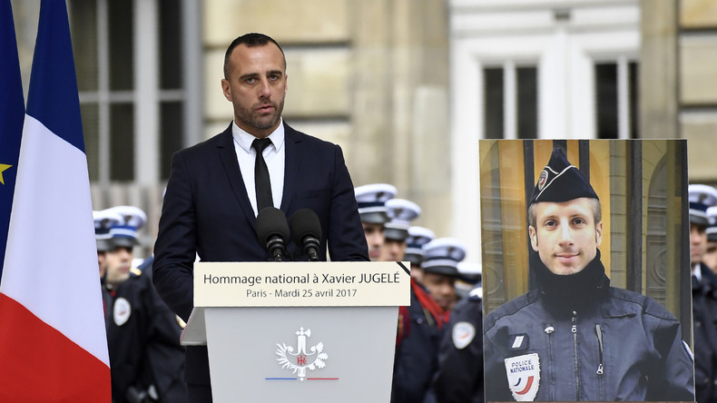 Hollande et Hidalgo présents au mariage posthume de Xavier Jugelé et son compagnon