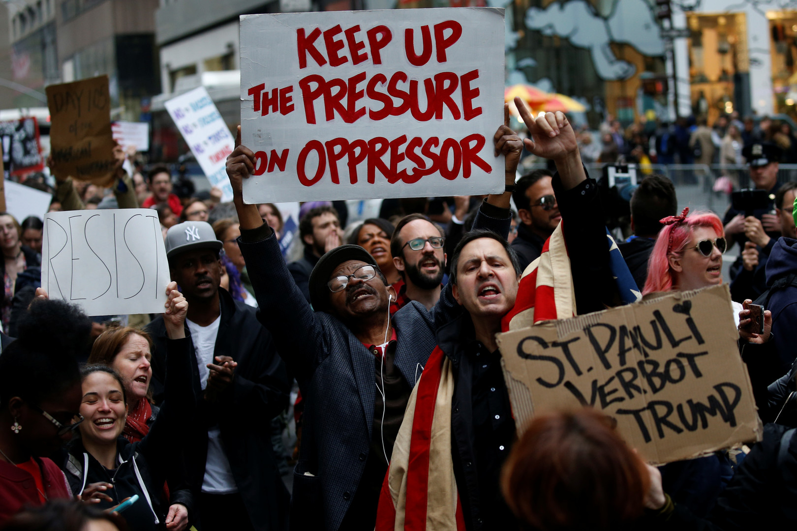 Trump à New York, les appels à manifester peu suivis (PHOTOS)