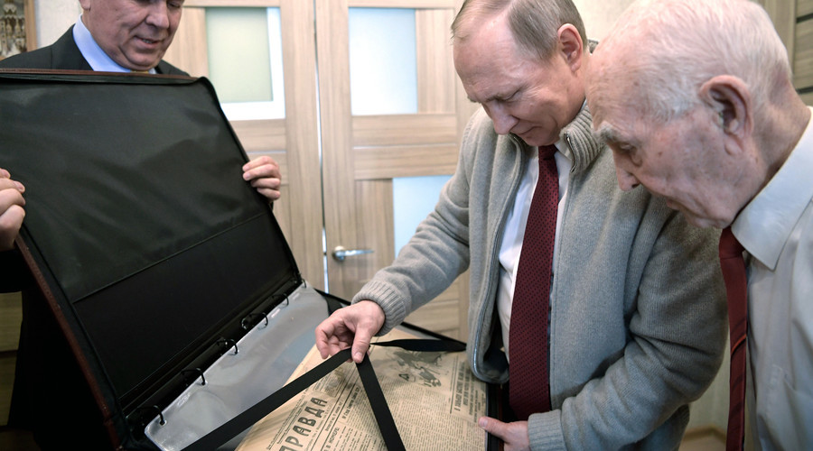Vladimir Poutine rend visite à son ancien chef du KGB le jour de son 90e anniversaire