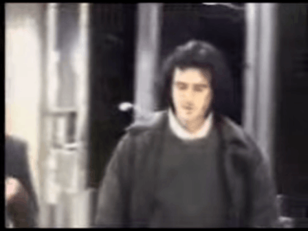 Bernard-Henri Lévy à nouveau entarté à Belgrade (VIDEO, PHOTO)