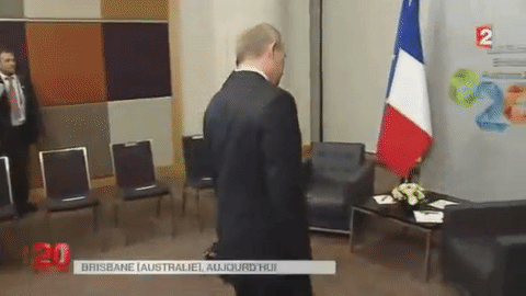 François Hollande quitte la présidence, mais ses bourdes resteront dans les mémoires (IMAGES)