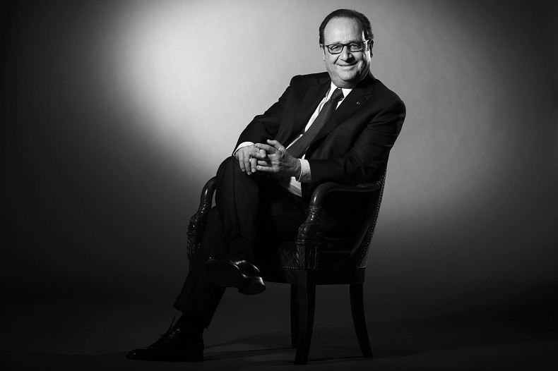 Pour son dernier shooting photo en tant que président, François Hollande se lâche... un peu (PHOTOS)