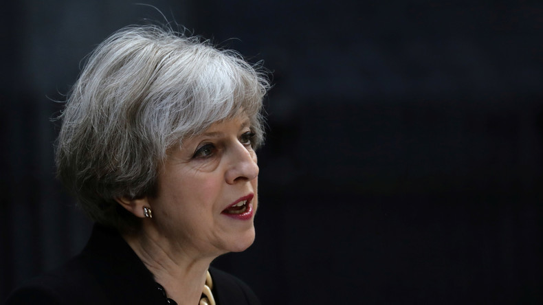 Theresa May annonce la formation d'un nouveau gouvernement et assure qu'il «mènera à bien le Brexit»