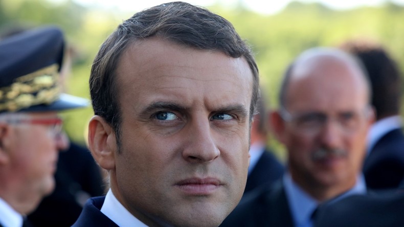 Emmanuel Macron se nomme chef des services secrets