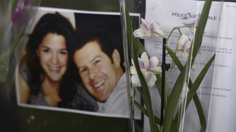 Un an après le double assassinat de Magnanville, la police et la classe politique rendent hommage