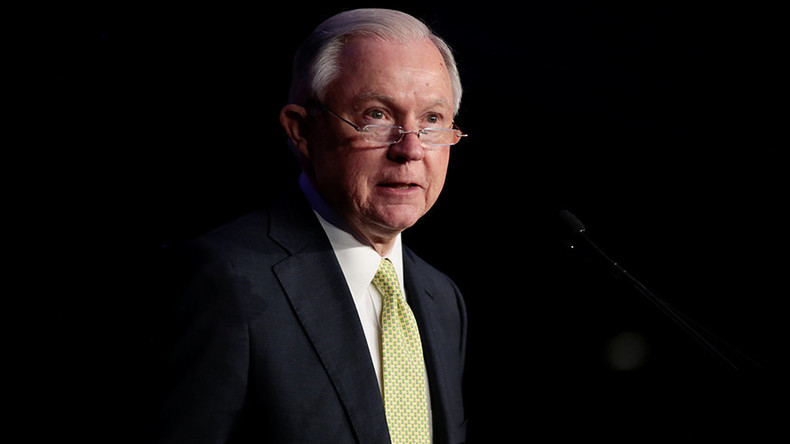 Jeff Sessions dément avoir été au courant de collusions entre l'équipe Trump et la Russie