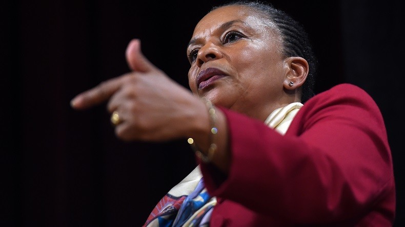 «Je suis contente de l’avoir inscrit dans la loi !» : Taubira tacle Bayrou sur l’affaire du MoDem