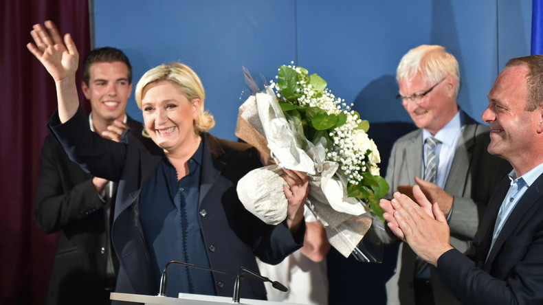 Marine Le Pen entre à l'Assemblée nationale, «au moins six députés» FN élus