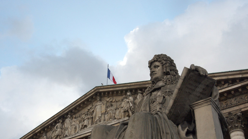 Explosion du vote blanc et d'abstention record : la représentativité de l'Assemblée remise en cause
