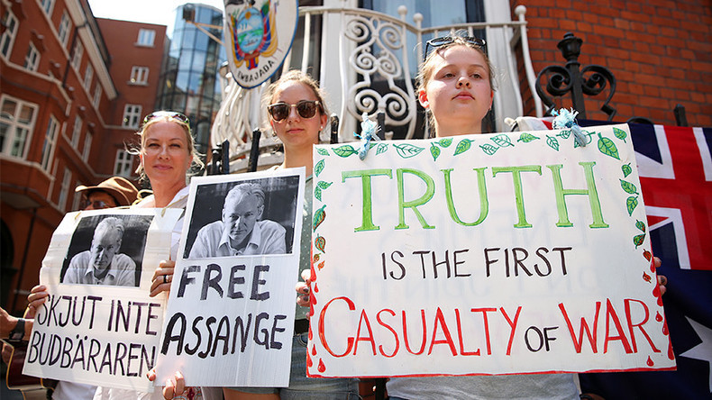 Julian Assange reporte l'annonce prévue pour ses cinq ans passés à l'ambassade d'Equateur