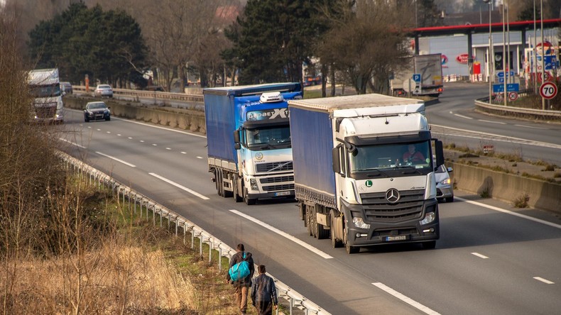 Pas-de-Calais : un chauffeur tué dans un accident provoqué par un barrage de migrants