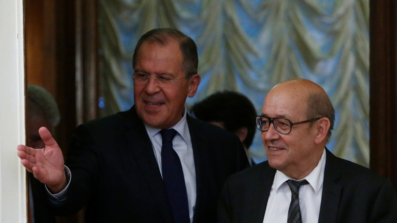La France ne cherche ni l'isolement ni l'affaiblissement de la Russie, selon Jean-Yves Le Drian