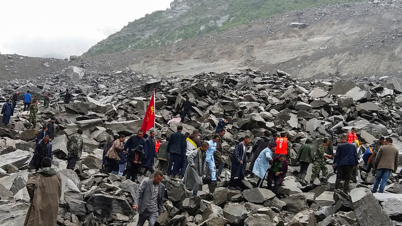 Chine : au moins 141 personnes disparues dans un glissement de terrain (PHOTOS)