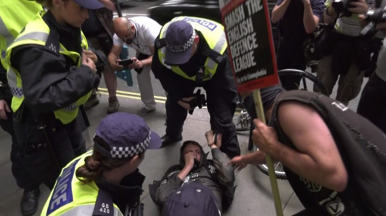 L'extrême droite et les antifas s’opposent dans des manifestations à Londres