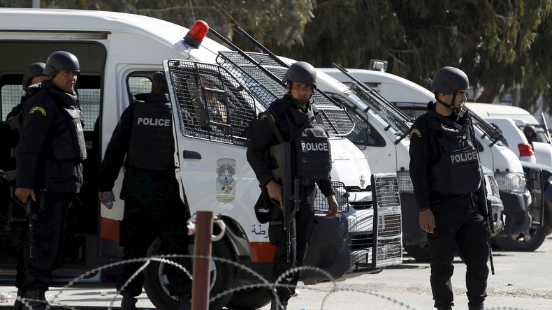 Tunisie : grièvement brûlé dans des affrontements, un policier succombe à ses blessures