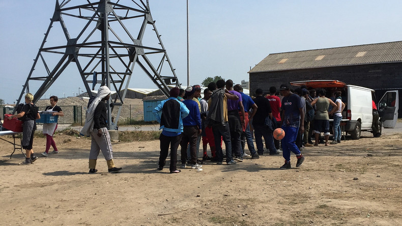Migrants de Calais : la justice ordonne des mesures d'aide, malgré l'Etat