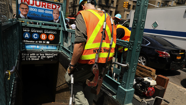 Un métro déraille à New-York : 39 blessés légers (IMAGES)