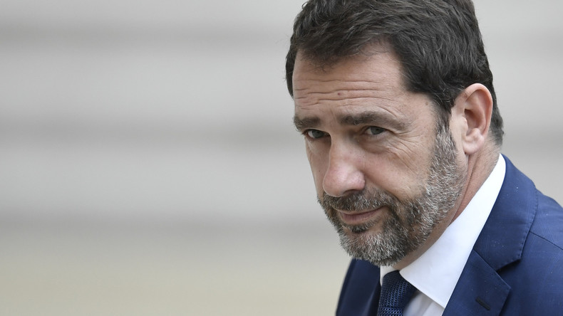 Liberté de la presse : Castaner demande aux médias de ne pas trop attaquer la ministre du Travail