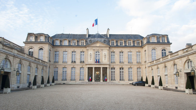 Emmanuel Macron dévoile son portrait officiel (PHOTO)