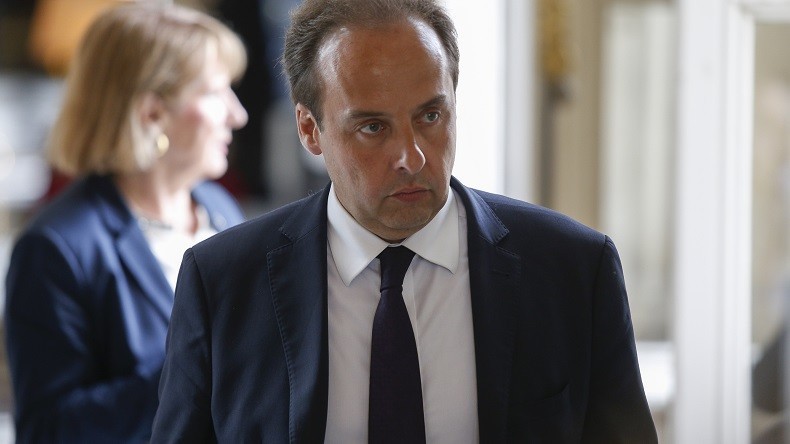 Avec plus de 7 000 euros par mois, ce député UDI pense gagner moins que le Français moyen (VIDEO)