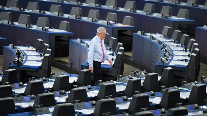 «Vous êtes ridicules !» : Juncker s'emporte à Strasbourg devant un Parlement presque vide (VIDEO)