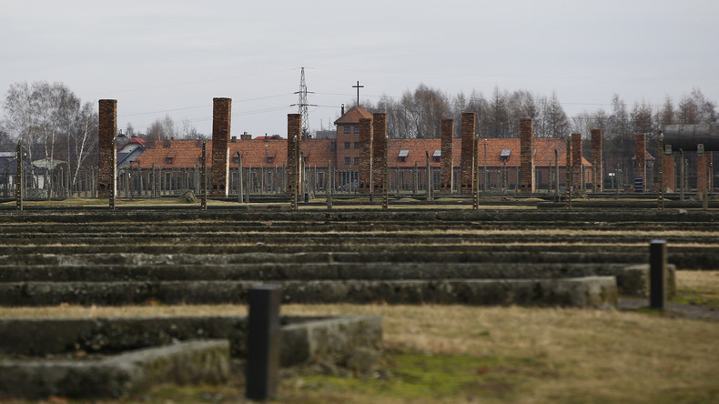 Un élu américain s'excuse après s'être filmé à Auschwitz