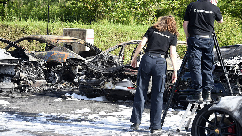 Porsche brûlées à Hambourg : une provocation contre le sommet du G20 ? (PHOTOS, VIDEO)