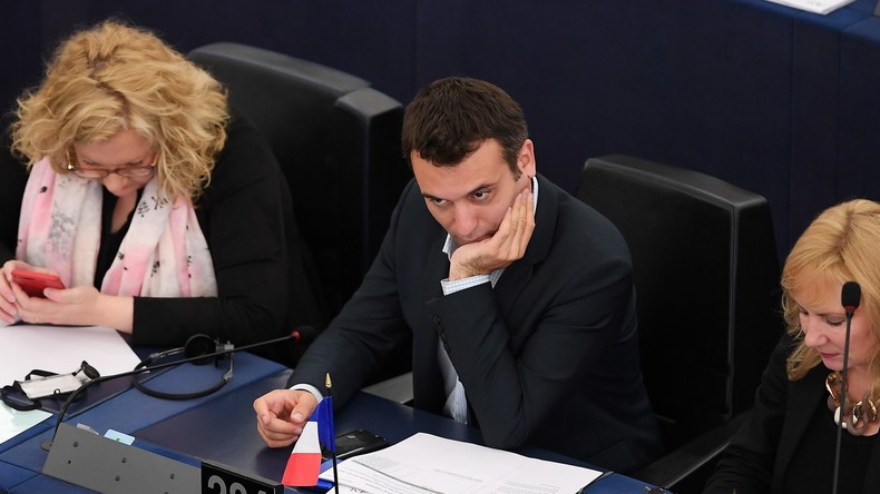 Marine Le Pen étrille Florian Philippot «en vacances» pendant les législatives