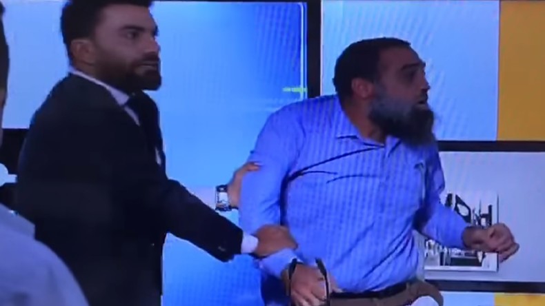 Un ex-député syrien et un cheikh salafiste se battent en direct à la télévision libanaise (VIDEO)