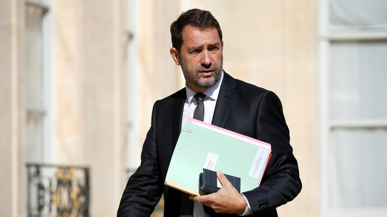 «Nous aussi on va te vacciner» : la maison de Christophe Castaner taguée