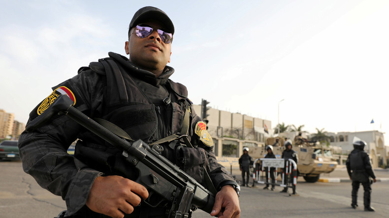Egypte : un assaillant au couteau arrêté alors qu'il tentait d'entrer dans une église