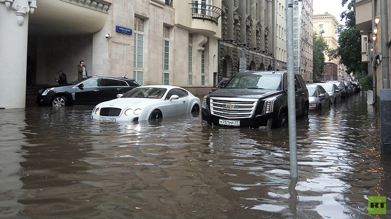 Des pluies torrentielles plongent une partie de Moscou sous les eaux (PHOTOS, VIDEOS)