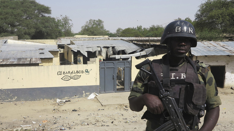 Cameroun : un navire de l'armée chavire en mer, des dizaines de militaires disparaissent