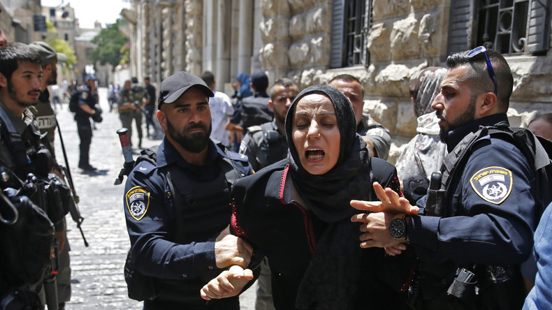 Tensions toujours très vives aux entrées de l'esplanade des Mosquées (VIDEO)
