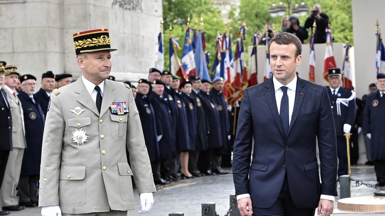 Pour le président de la commission Défense, le départ de Villiers «n'est pas d'actualité»