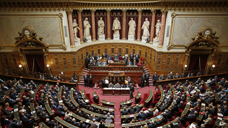 Très controversé, le projet de loi antiterroriste adopté à une large majorité par le Sénat