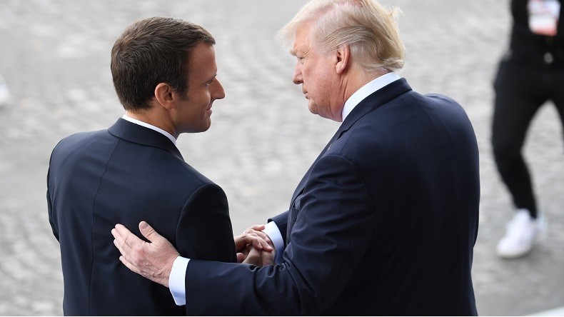 «Il adore me tenir la main !» : ce que Donald Trump a retenu de sa rencontre avec Macron
