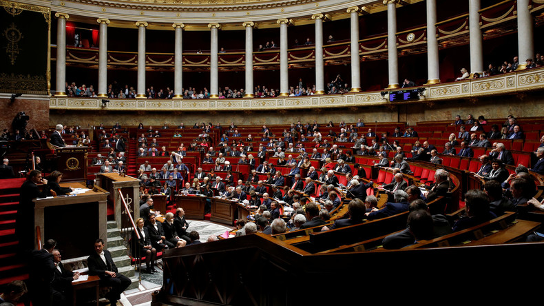 Menace sur la liberté d'expression ? L'inéligibilité pour provocation à la haine divise sur Twitter