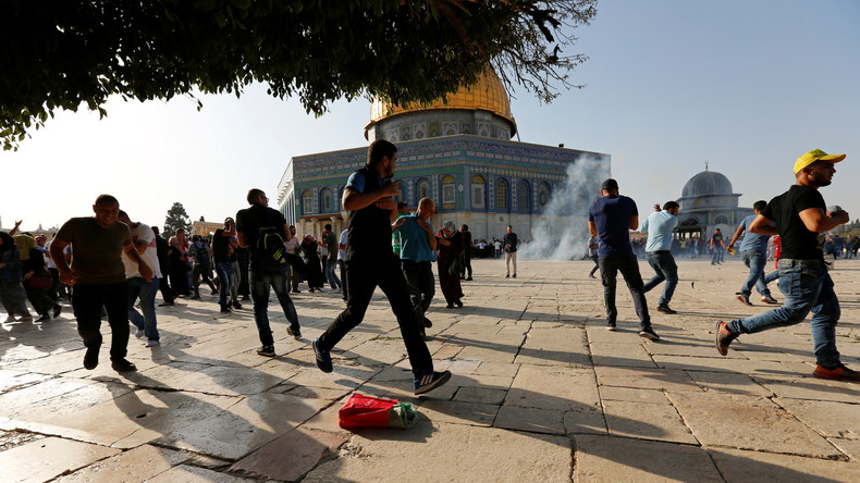 Affrontements à Jérusalem entre Palestiniens et policiers israéliens sur l'esplanade des Mosquées