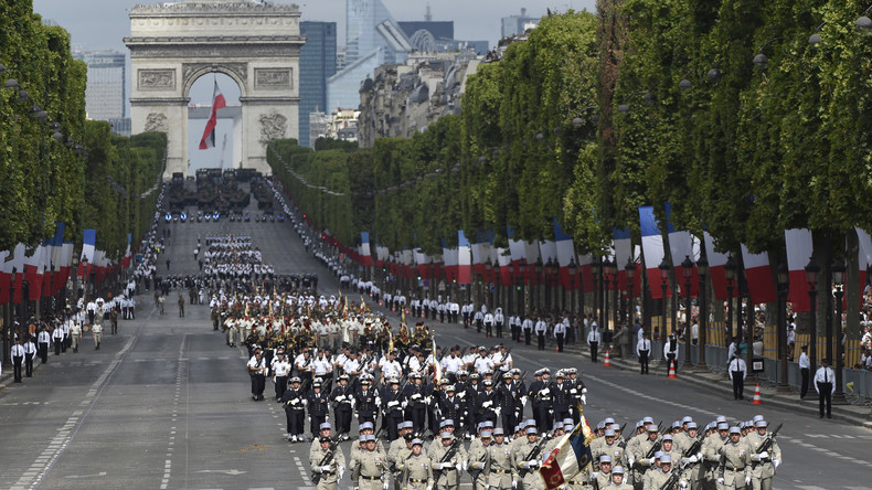 15 hauts gradés de l'armée appellent Emmanuel Macron à faire preuve d'«humilité»