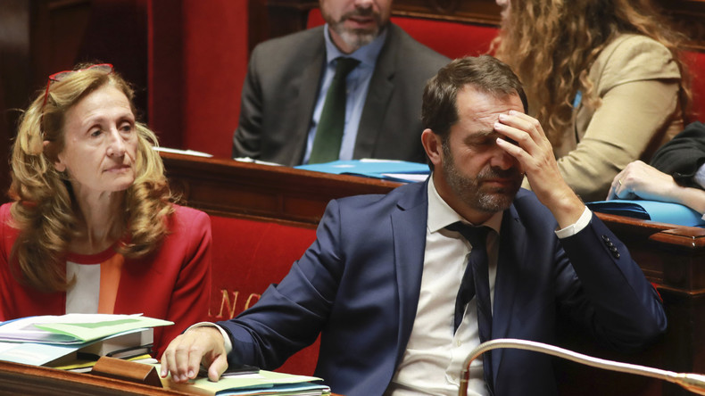 Fébriles à l'Assemblée, les députés LREM «vont passer l'été à réviser» promet Castaner